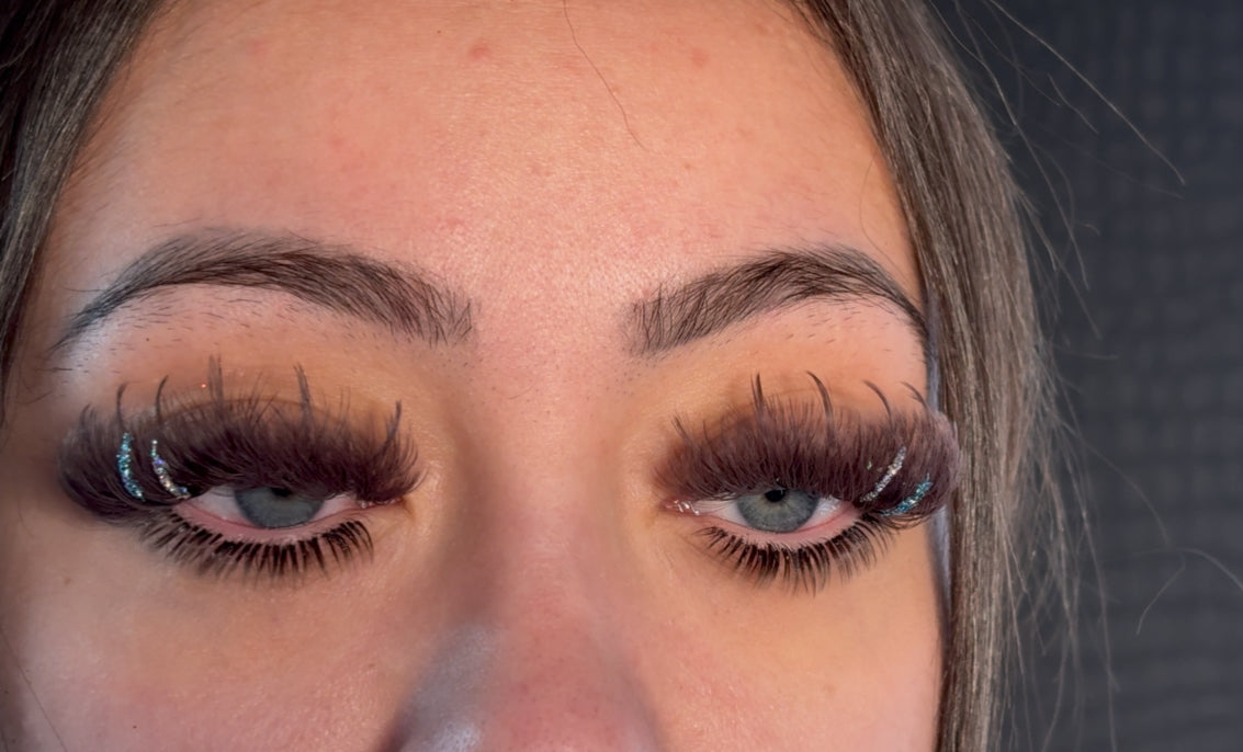 HERSHEY’S (Brown Lashes)