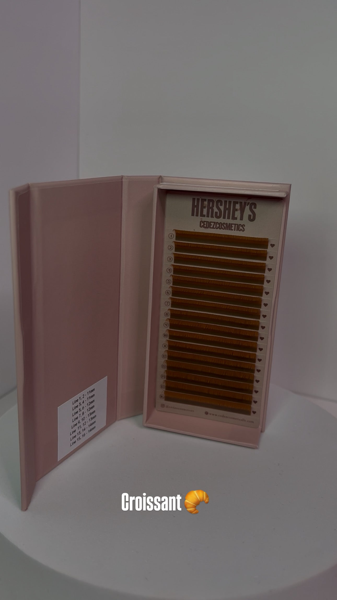 HERSHEY’S (Brown Lashes)